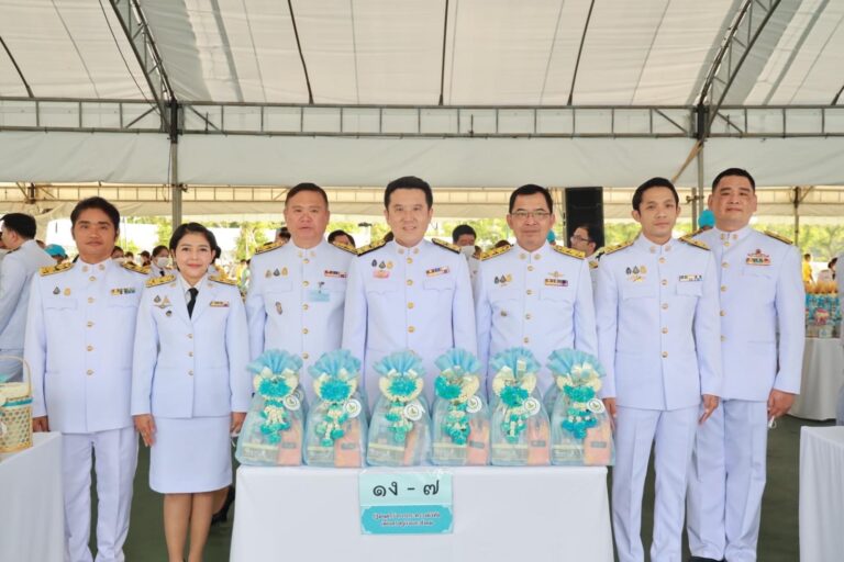 รัฐมนตรีดีอีเอส ร่วมพิธีทำบุญตักบาตร ลงนามถวายพระพร สมเด็จพระบรมราชชนนีพันปีหลวง เนื่องในโอกาสมหามงคลเฉลิมพระชนมพรรษา 12 สิงหาคม 2566